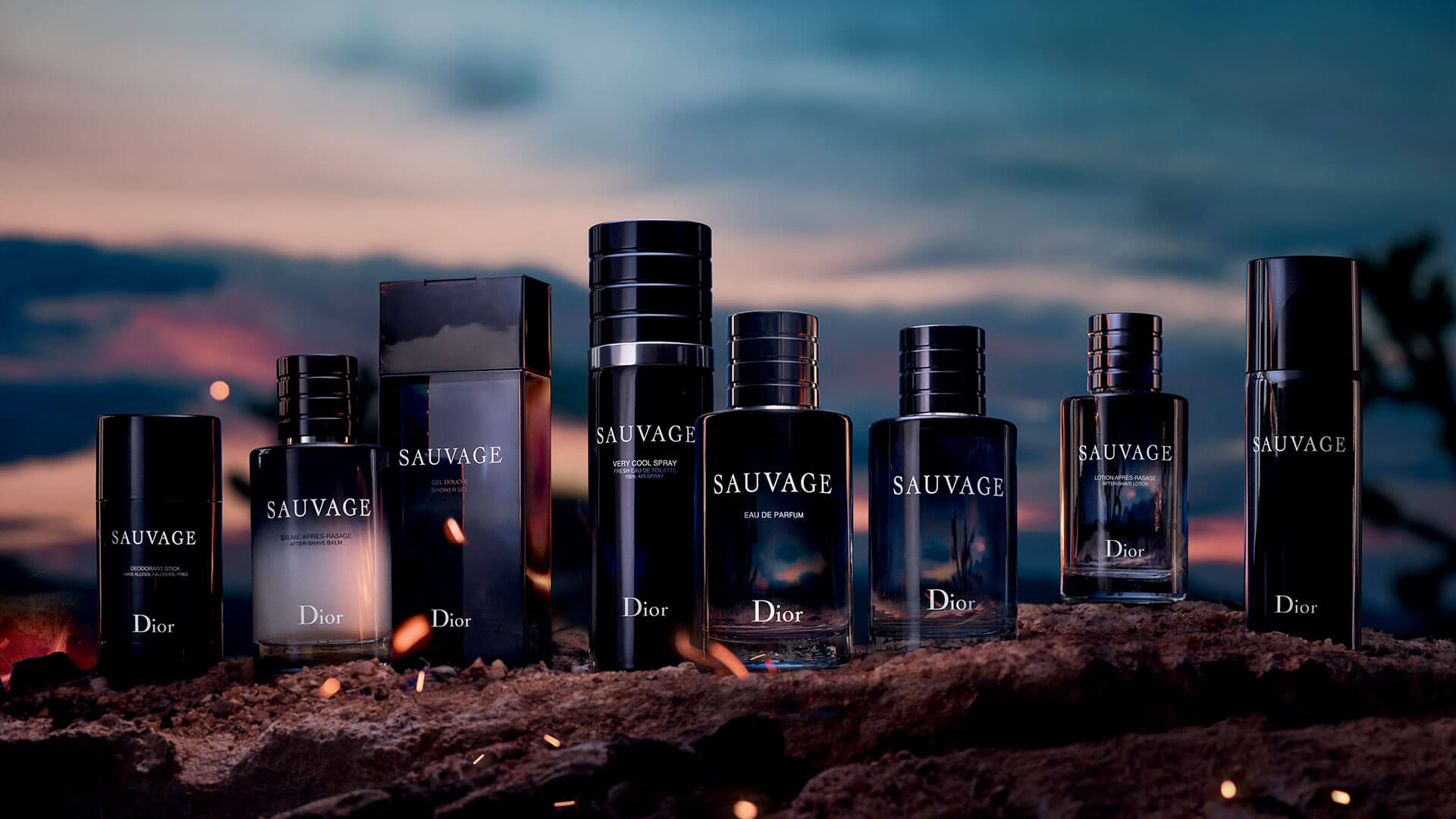 Dior, Dior Sauvage, Dior Sauvage Eau De Toilette, Dior Sauvage Eau De Toilette รีวิว, Dior Sauvage Eau De Toilette ราคา, Dior Sauvage Eau De Toilette 10 ml. Dior Sauvage Eau De Toilette 10 ml. น้ำหอมสำหรับคุณผู้ชาย มาพร้อมกลิ่นหอมสดชื่นและสะอาดจากเกรปฟรุตและลาเวนเดอร์ เผยเสน่ห์เป็นเอกลักษณ์ที่ยากจะลืมเลือน