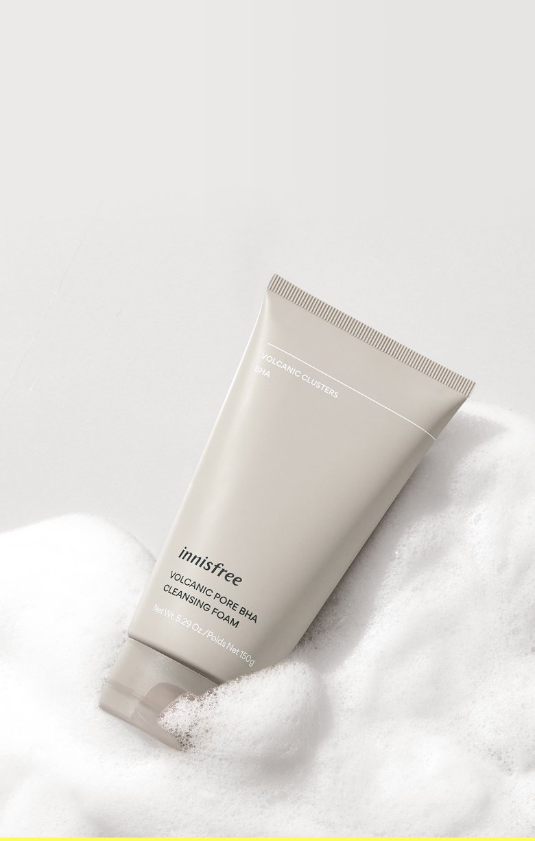 Innisfree Volcanic Pore Cleansing Foam 150ml โฟมเนื้อนุ่มละมุน ทำความสะอาดผิวหน้าอย่างล้ำลึก ดูดซับความมันส่วนเกินและขจัดสิ่งสกปรกออกจากรูขุมขน